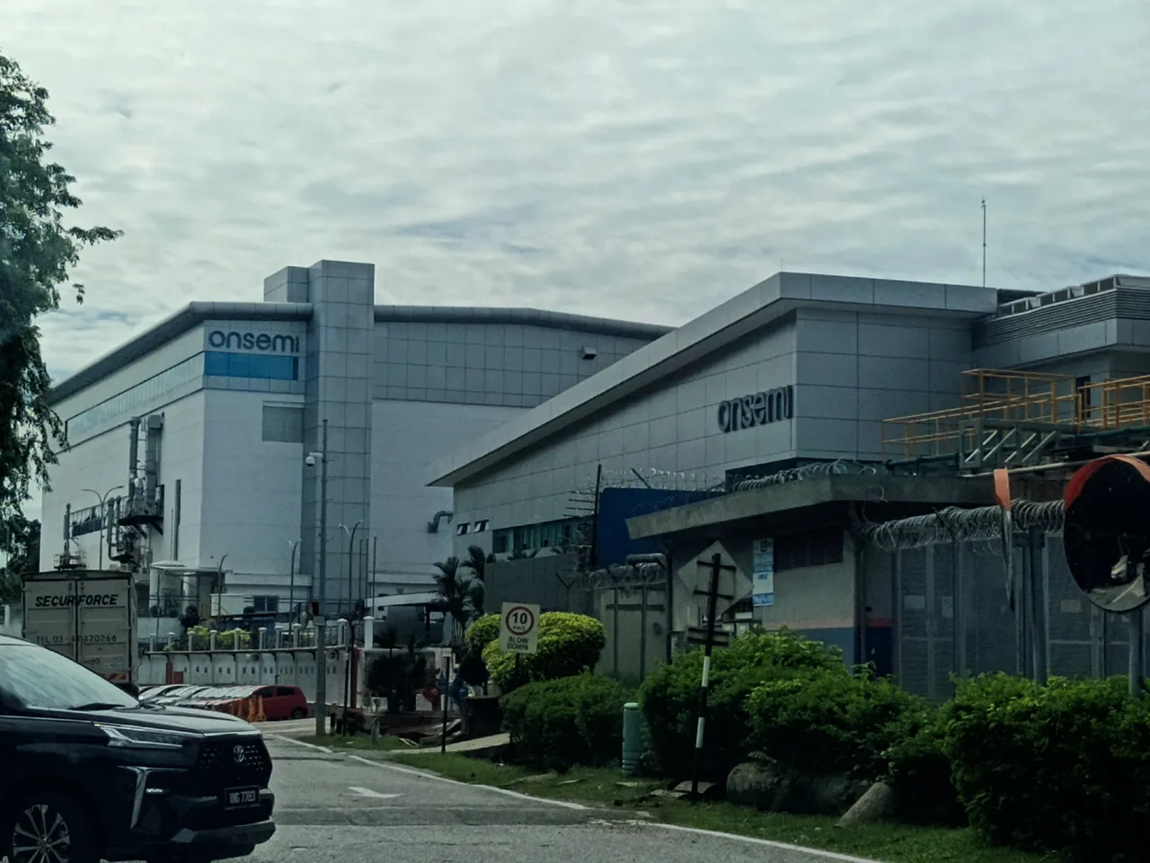 Exterior view of the onsemi factory in Senawang, photographed in November 2025.